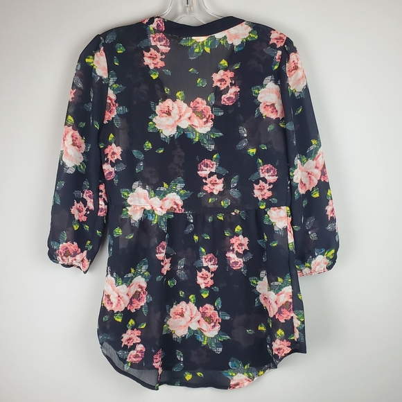 Princess Vera Wang Floral Tie Neck Top - Picture 3 of 7